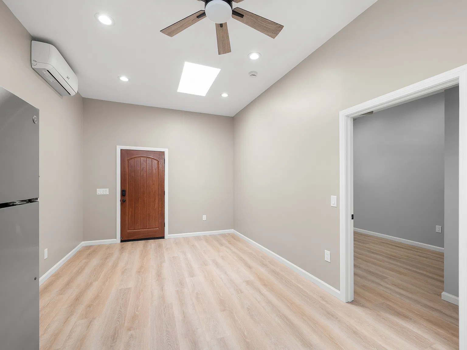 1 bed, 488 sqft, $2,450 — Photo 3