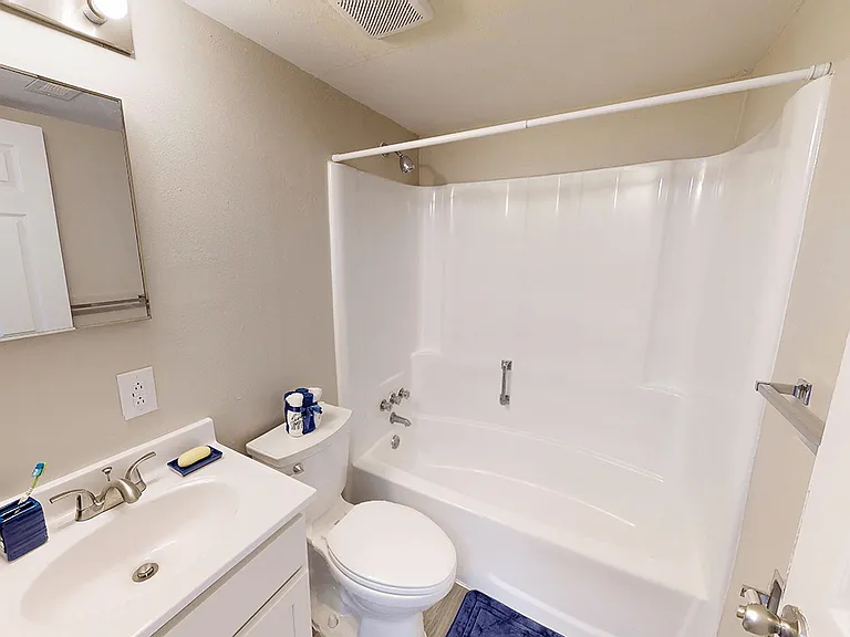 Greenmar Apartments — Photo 14