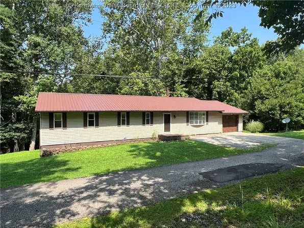 739 Allison Rd, Point Pleasant, WV 25550