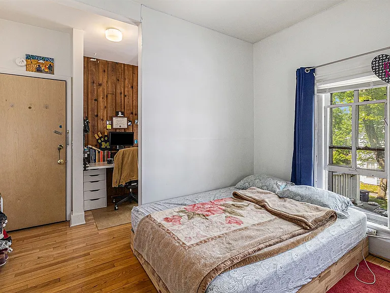 410 N State St — Photo 20