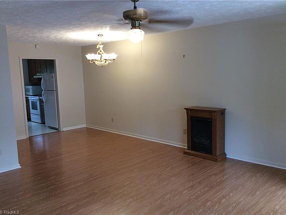 2nd image of 2027 N Main St #A