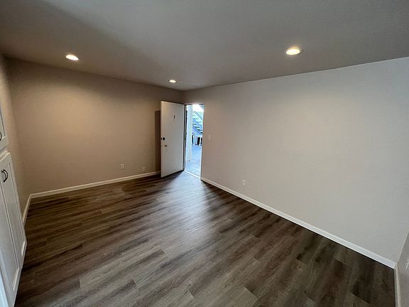 5th image of 4770 32nd St Unit 3