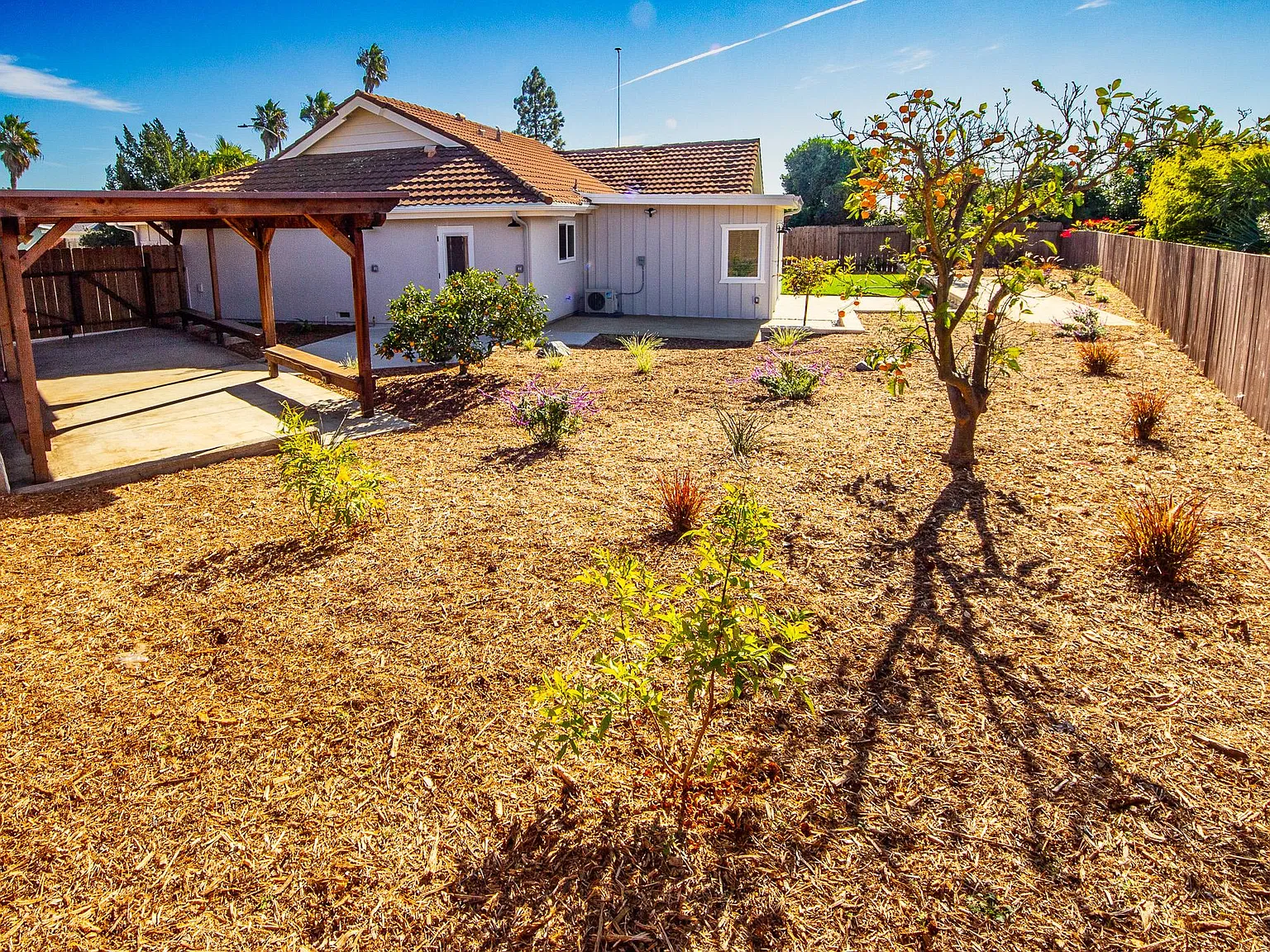 1550 Sunrise Cir — Photo 3