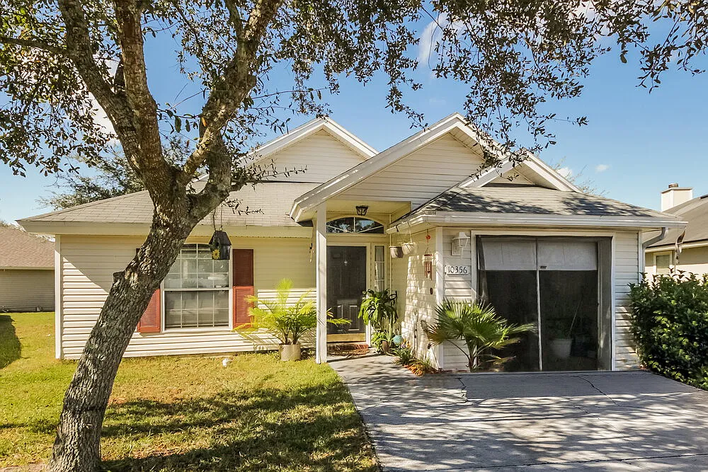 3 bed, 2.0 bath, 1271 sqft, $1,740 — Photo 1