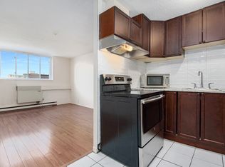 163 Maclaren St., Ottawa, ON K2P 2G4