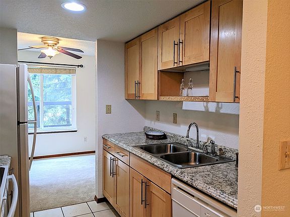 4th image of 10021 SE 235th Place #B104