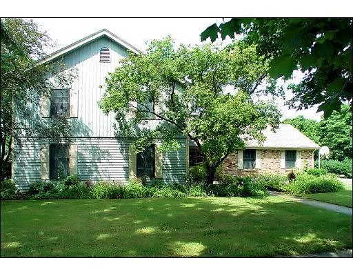 243 Heritage Dr photo 1