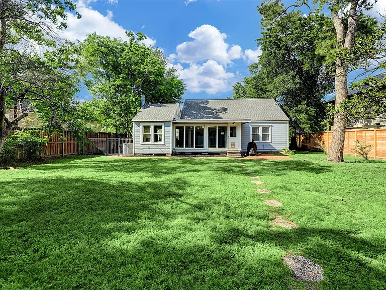713 Sue Barnett Dr — Photo 26