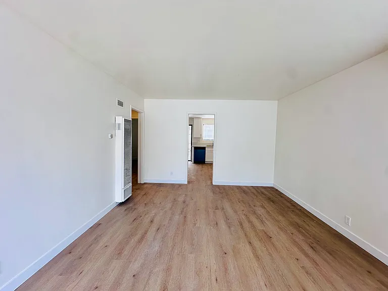 2114 S Meridian Ave — Photo 2