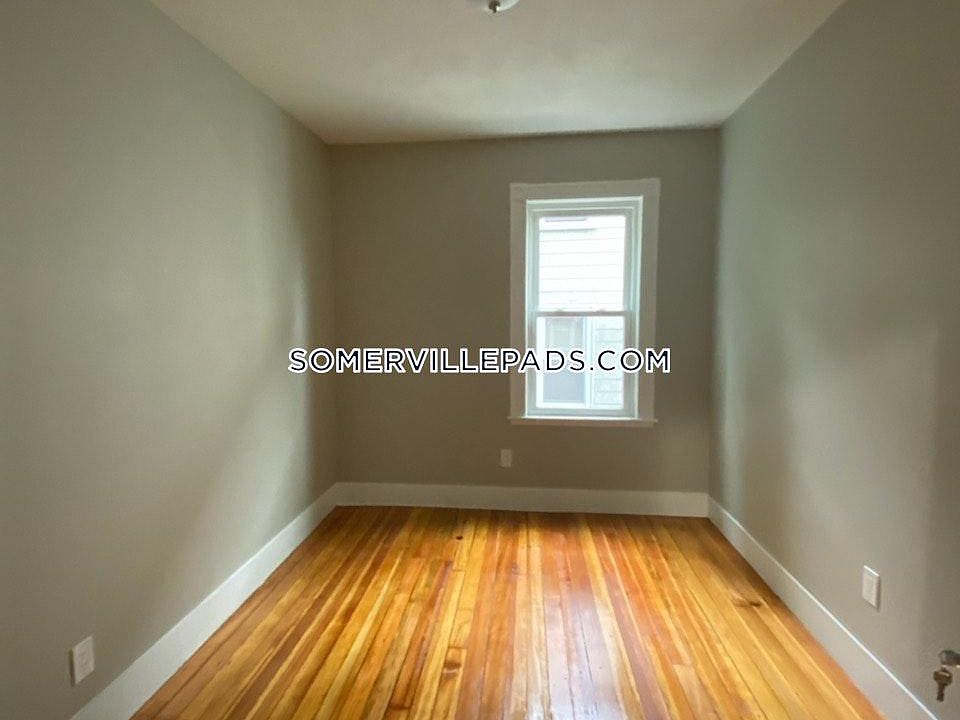 2nd image of 429 Medford St #2JJ