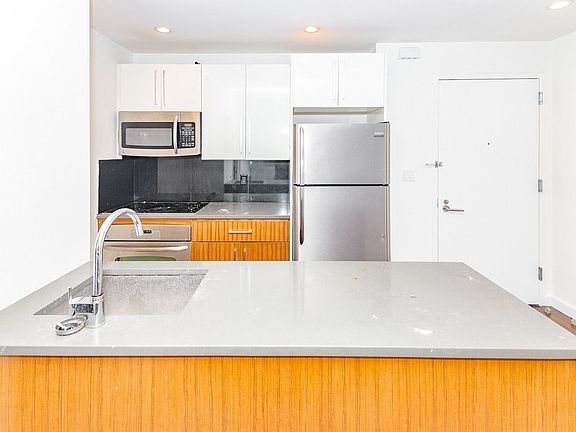 5th image of 1209 Dekalb Ave APT 317