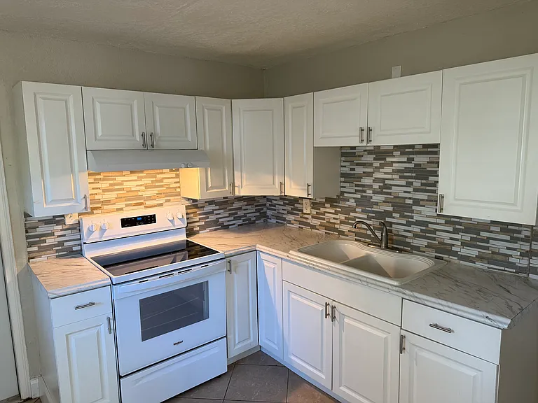 357 Parkway St — Photo 3