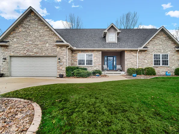 4221 Westwood Ln S, Chesterton, IN 46304