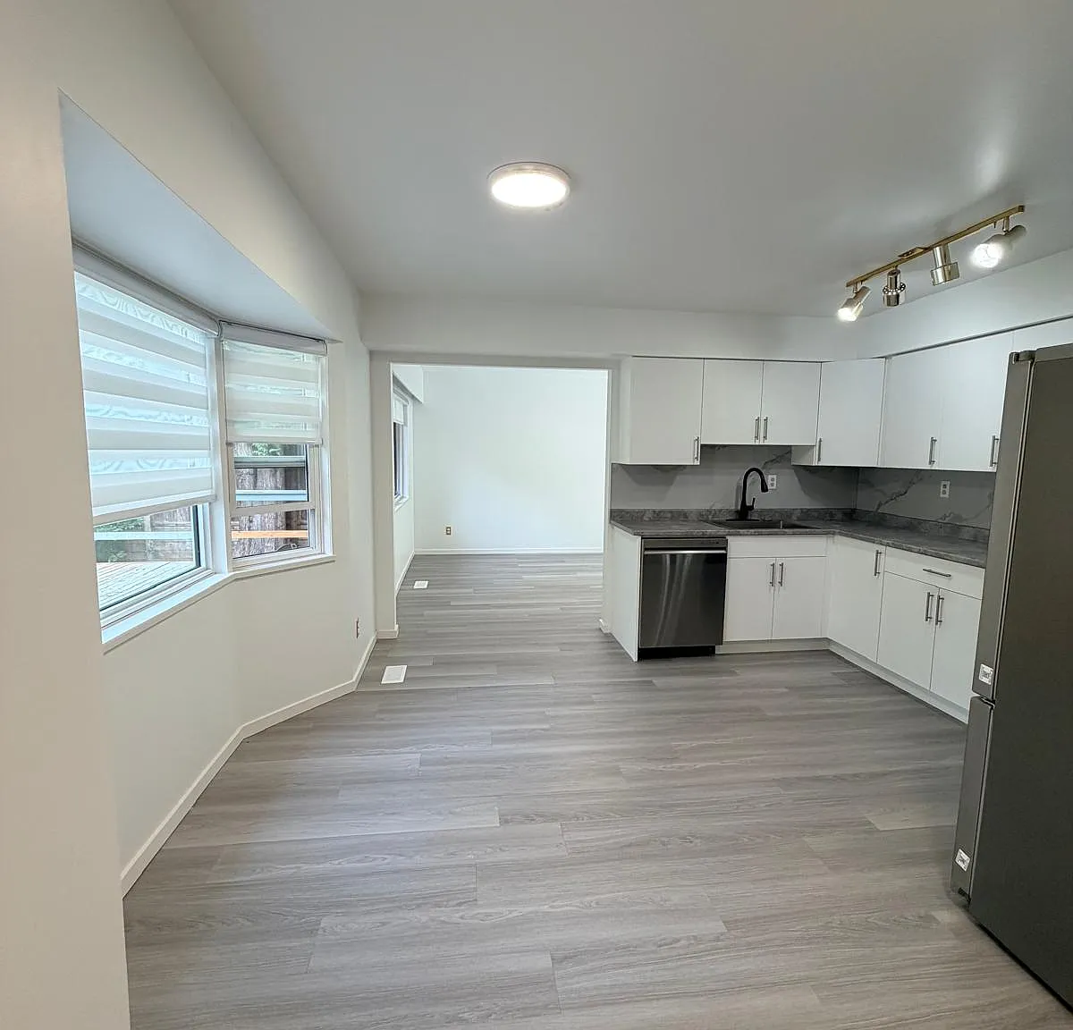 6 bed, 2400 sqft, $4,300 — Photo 3
