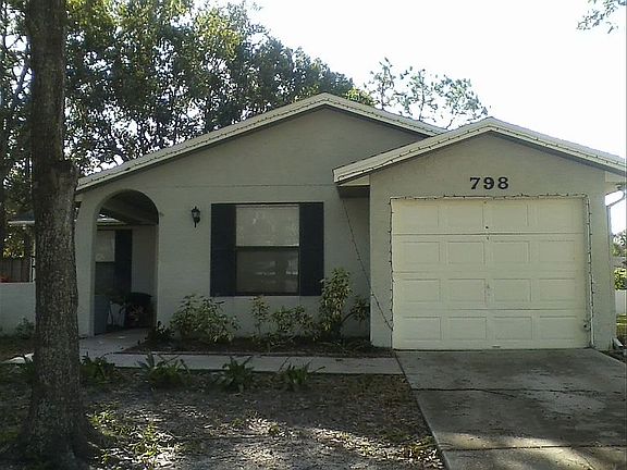 3rd image of 798 Arthurs Ct
