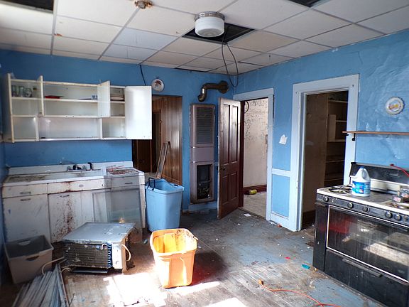 4th image of 8417 S Mackinaw Ave