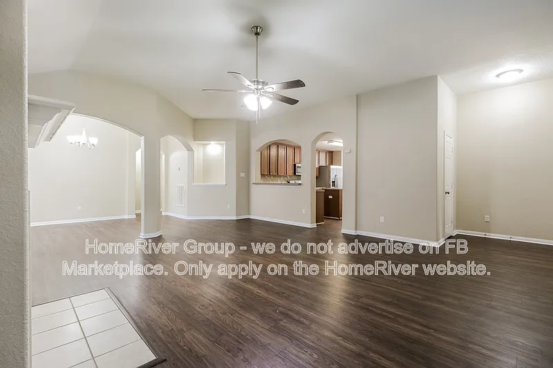 3 bed, 2.0 bath, 1870 sqft, $1,955 — Photo 3