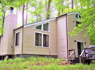 93 Norton Dr, Gouldsboro, PA 18424