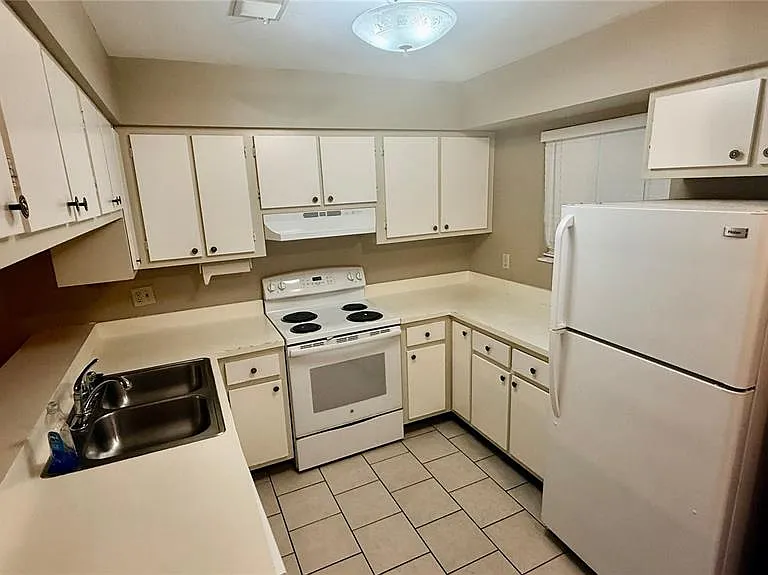 4411 SW 34th St #503 — Photo 5