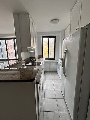 4th image of 2186 5th Ave APT 6U