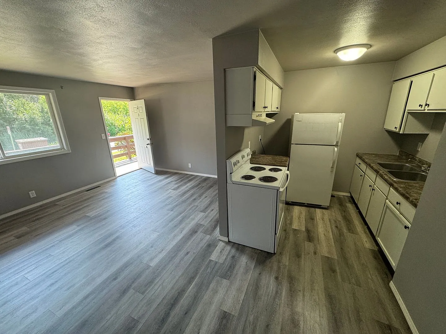 213 Sunnyridge Ct — Photo 3