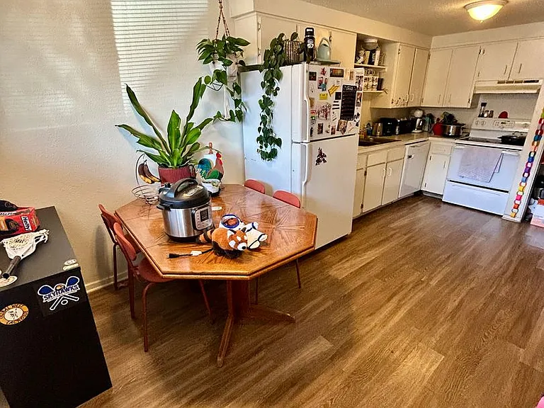 1330 Florida Rd — Photo 2