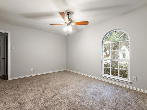 5th image of 1013 Harvest Glen Dr