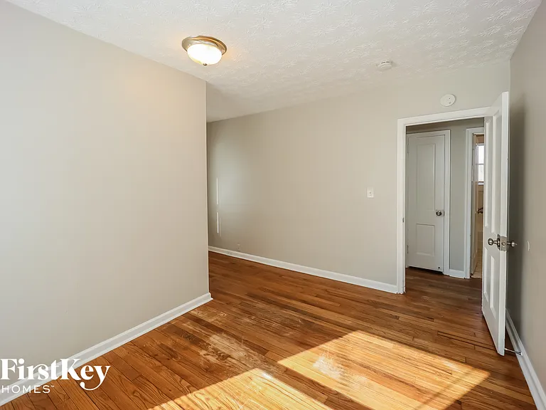 519 Erin Ave SW — Photo 10