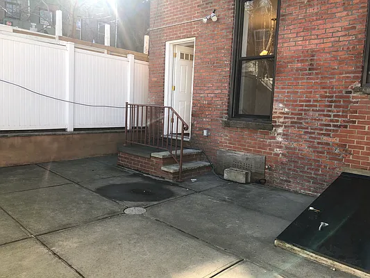 Rented by Compass | media 7