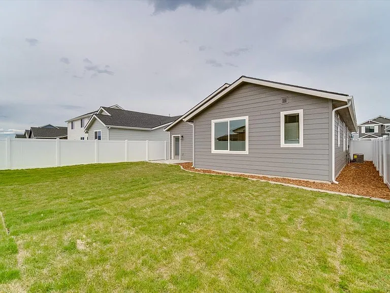2905 N Corvus St — Photo 22