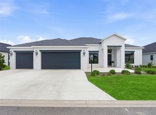 7095 Jennings Ct, Okahumpka, FL 34762
