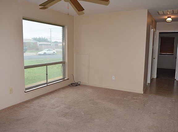 3rd image of 4403 Harlowe Dr