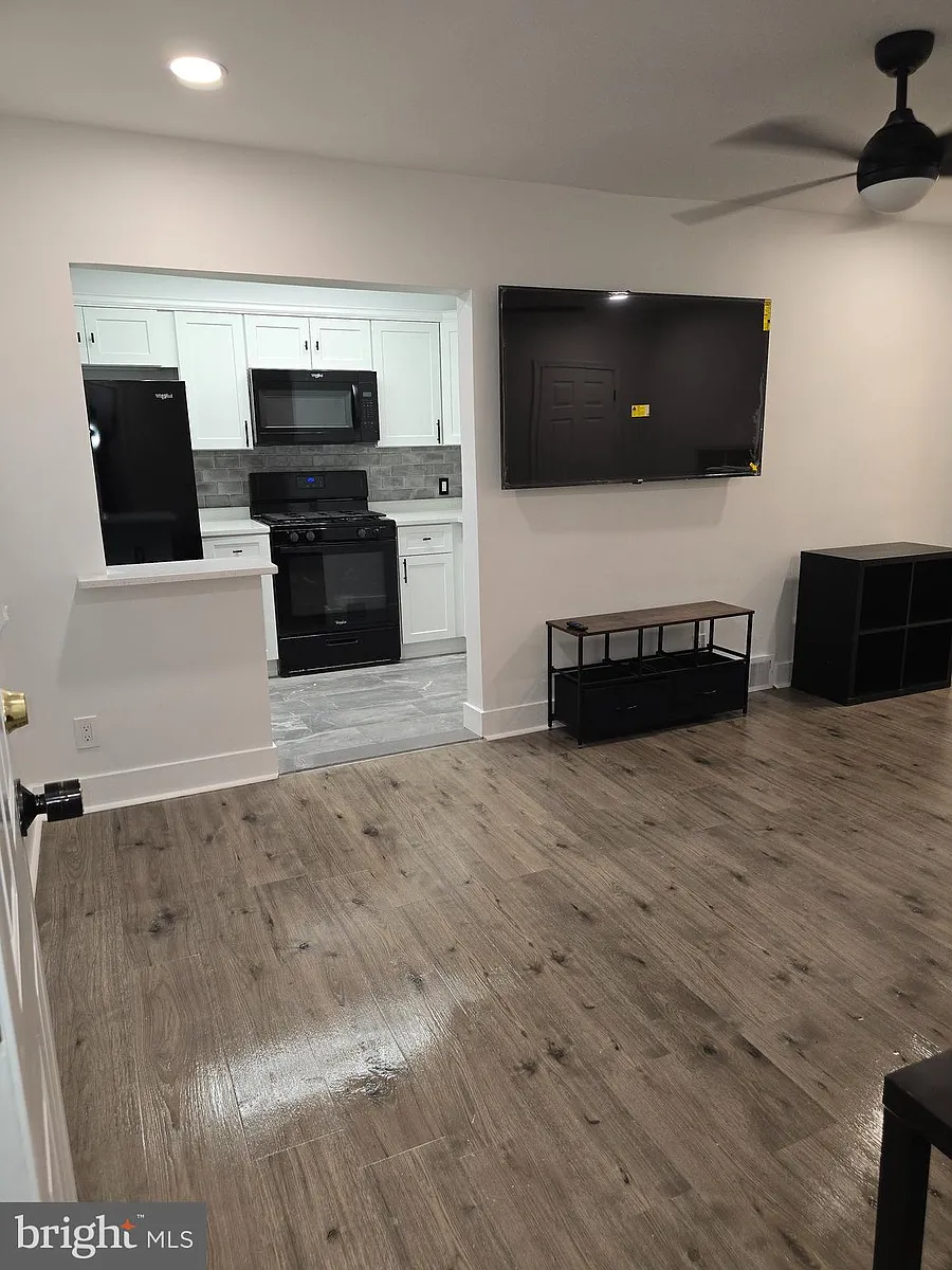 Building Photo - 1116 Gleneagle Rd #1