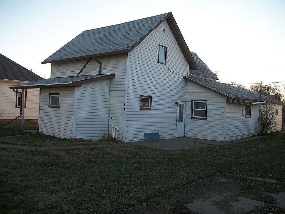 203 S 2nd St, Glen Ullin, ND 58631 Zillow