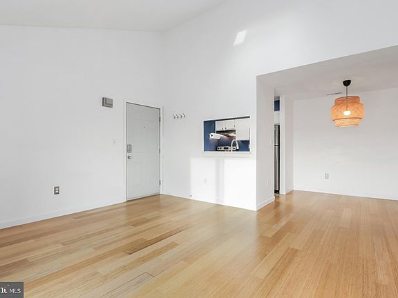 4th image of 2109 Ravens Crest Dr