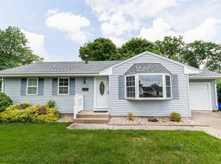 405 Devonshire Rd, Washington, IL 61571