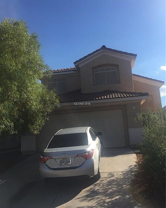 1st image of 427 Waterbrook Dr