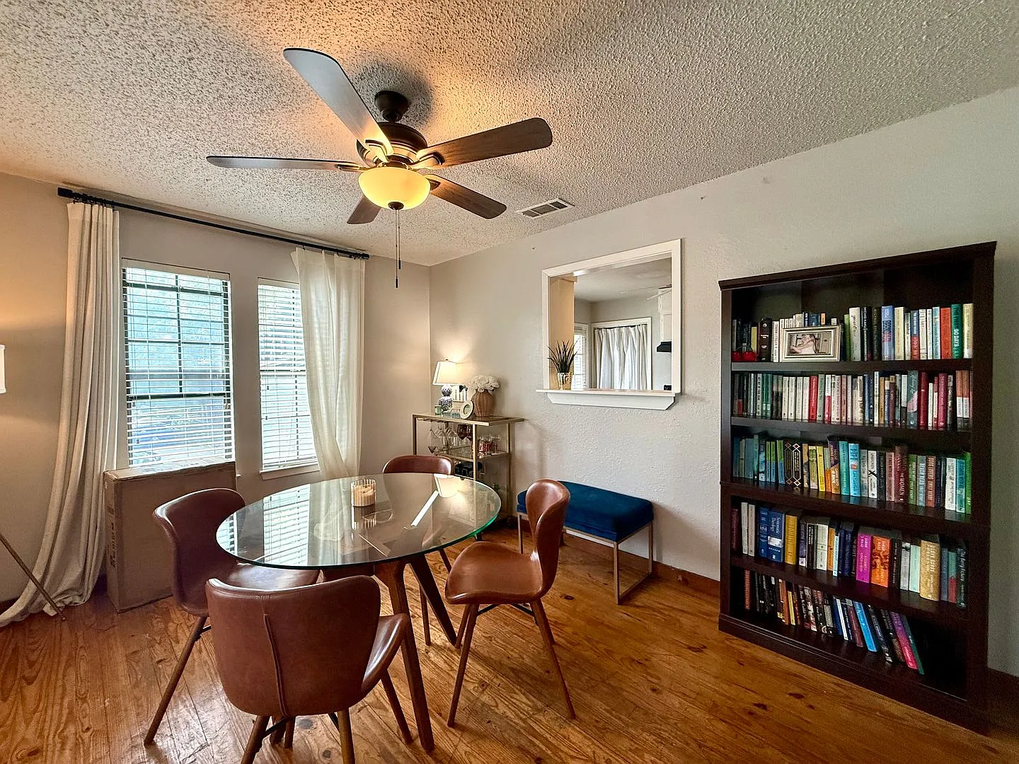 4/3 Home in Clarksville! Incredible location! Available for mid-July! — Photo 4