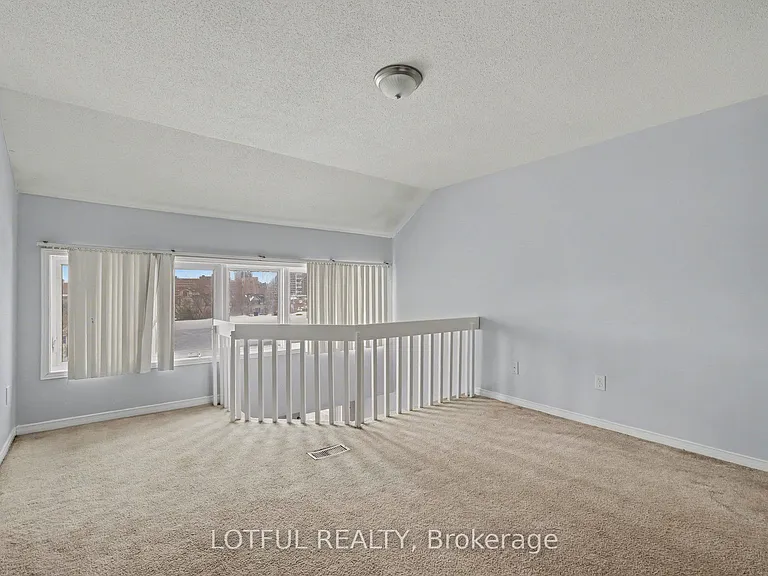 237 Loretta Ave S #9 — Photo 17