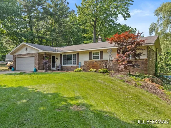 15581 Blair St, West Olive, MI 49460