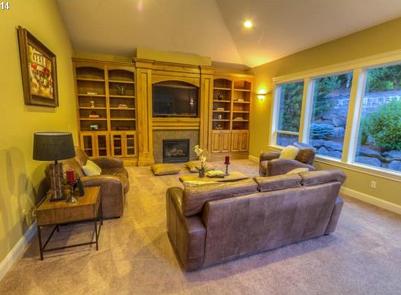 5th image of 1993 E Heitman Cir