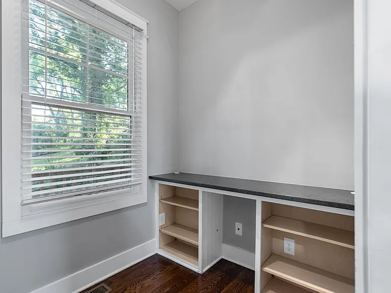 310 Evanston Ave — Photo 8