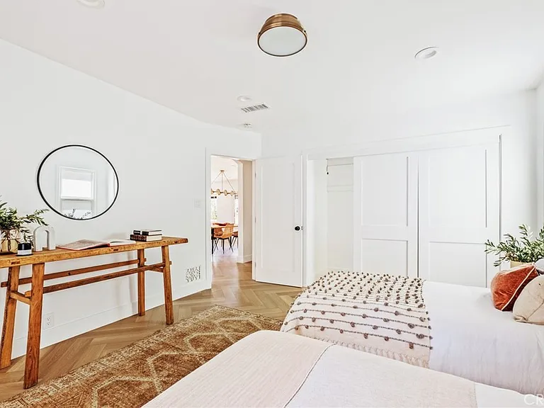 11110 Landale St — Photo 32