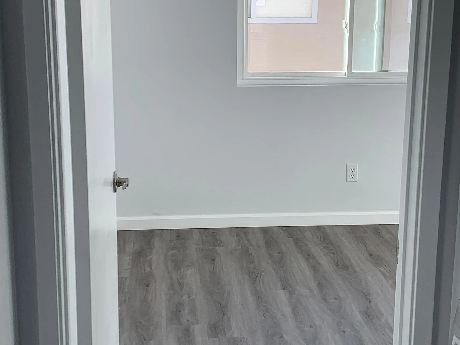 2 bed, 900 sqft, $2,700 — Photo 3