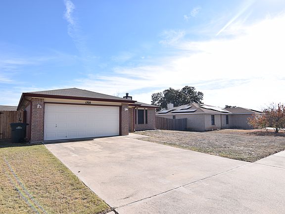 2nd image of 1305 Katelyn Cir