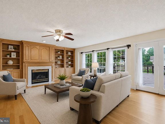 5th image of 43252 Preston Ct