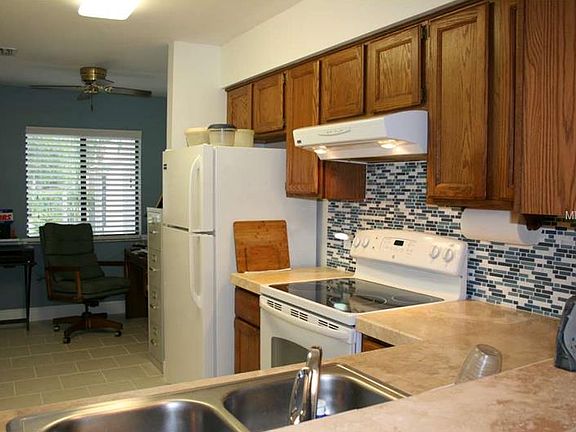 5th image of 2411 Gallery View Dr APT 4