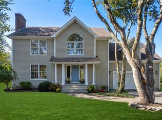 62 Bluegrass Dr, Middletown, RI 02842