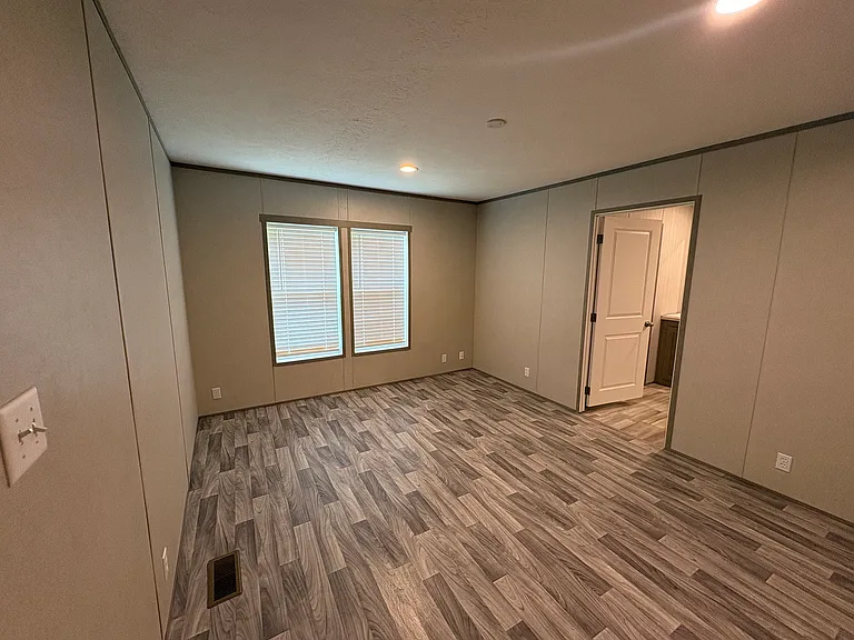 690 Rose Blvd — Photo 20