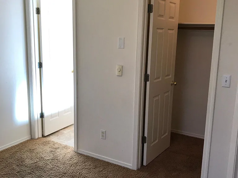 2140 Elizabeth Blvd #18C — Photo 11